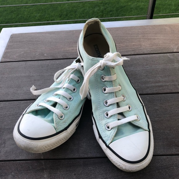 light blue converse size 3